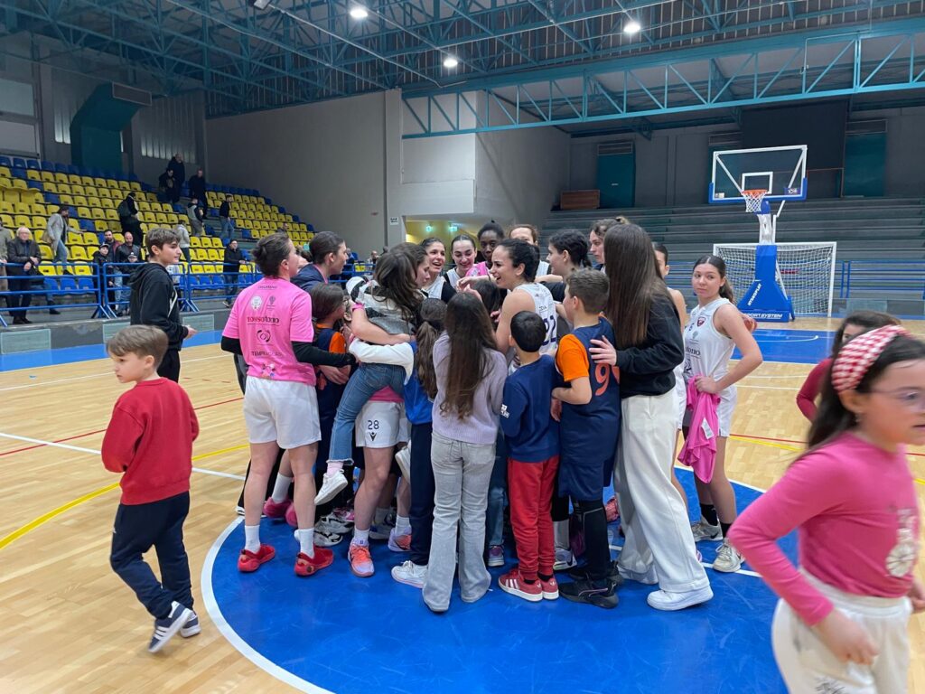 Errepi Net Dinamo Taranto – festa dopo la vittoria con la Samnium Benevento