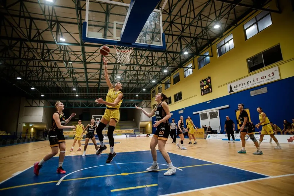 Errepi Net Dinamo Taranto - Basket Fasano 55-45 al PalaFiom: quinto successo consecutivo